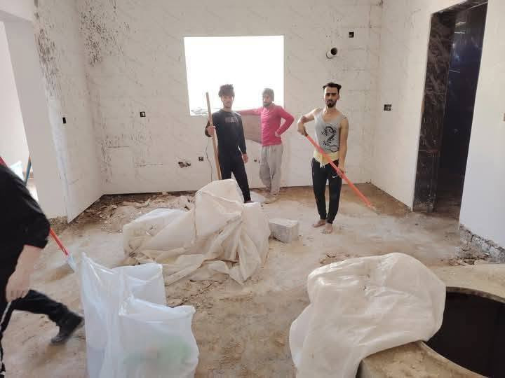 سلام عليكم  / يوجد كادر عمل جاهز/ تصعيد مواد/ تنضيف بيوت/ تفليش/ تكشيط/ تنضيف حدائق/ دفن نهري  / شقلنه ليل ونهار   /ومعداتنه جاهز/ ماعليك بس تصال على رقم  /     *********** /
