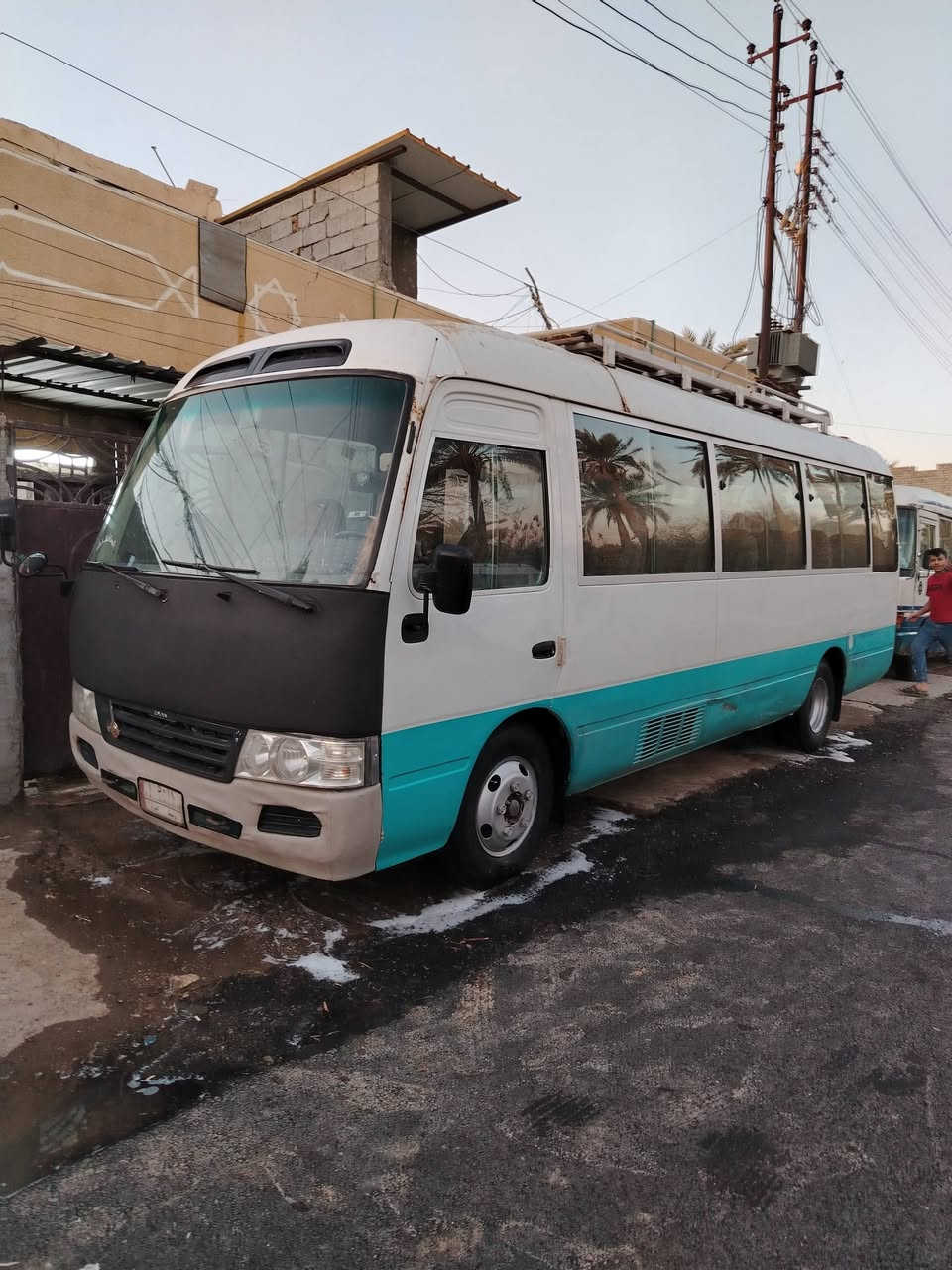 سلام عليكم ورحمة الله وبركاته سياره موديل 2005 سياره بيه طخه بل صفحه ال صغيره ممعمره غرمات هيئه صفر سياره تحويل كير مابي شي اكسل ونه خفيفه مكينه بيه دونز داخله زين تخم تاير بيها سياره     مكاني بغداد سبع بكار وهذه رقم *********** سعر 160 وبيها مجال
