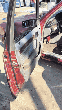 السلام عليكم مارسدس دب موديل 90 كامله وجاهزه مال جناي مكينه ففتي جديده رقم بغداد بسمنه السعر 55 وبيه مجال عنواني مدائن سلمان باك وهاذ رقمي ***********
