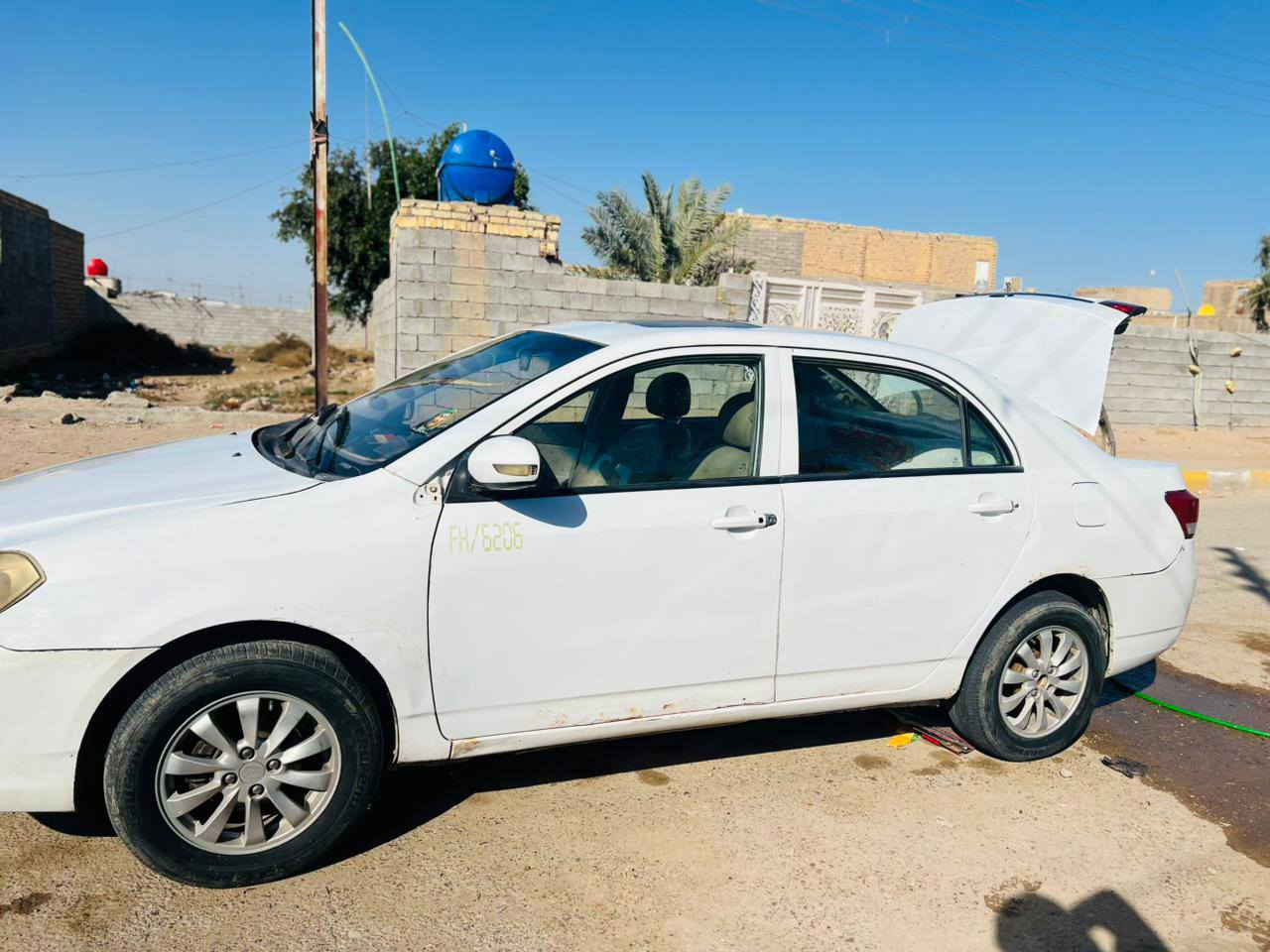 السلام عليكم  
بي وايدي 2013 سياره جاهزه 
حداده نطيفه محرك محور كورله 
او تماتيك  ترهم مراوس وبيع
السعر 35،،***********
