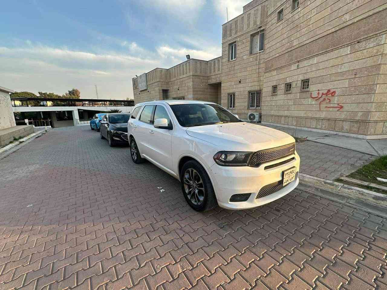 السلام عليكم
للبيع 
 دوج دورنكو 2019 GT
سياره كلين بدون حادث بدون قطرة صبغ 
ماشية 103 ميل
رقم سليمانيه باسمي 
المواصفات ⤵️⏬
بصمه تشغيل وابواب  وتشغيل عن بعد -
  والكشنات الاماميه تحكم كهرباء 
-تدفئه الكشنات الاماميه  والخلفيه 
حساسات خلفيه مع كامره دواره 📷
-وقوف ذكي عند الرجوع للخلف ووجود جسم غريب 
كشن السائق خزن ميموري 
حجم المحرك 3.6 
سي دي مع بلوتوث مع اواكس 🔊
النقطه العمياء في المراة-شفتات ستيرن تحكم سرعة 
تحكم ستيرن جهتين 
تبريد ثلاث قطع امامي و وسط و خلفي ❄️
اكو بعد مواصفات
ادامة كاملة دهن اصلي بانزين كله محسن اخليلهة
السعر الطلوب (230$) ورقه بيهة مجال 💵💸
المكان كركوك 
 رقم  الهاتف *********** 📱 كركوك, العراق
