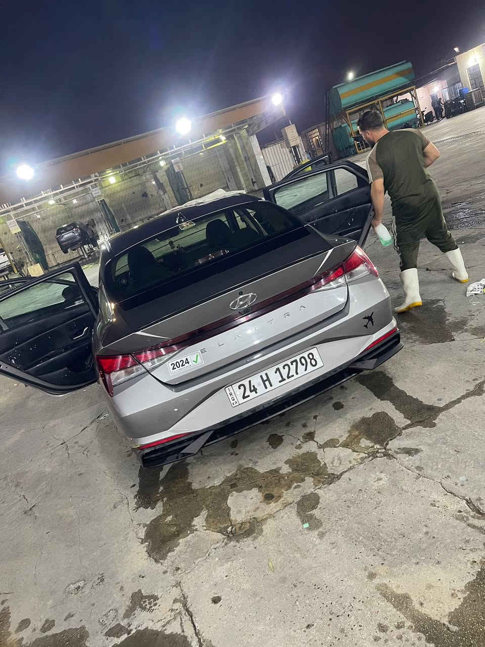 * محرك 2000 سي سي دوش
* 4 سلندر
* جير CVT
* شاشة دجتال كبيرة
* عدادات دجتال
* بصمة تشغيل ودخول ذكي
* كامرة خلفية
* سياقة ذاتية / مساعد مسار
* حساسات
* Apple CarPlay + Android Auto
* جنوط رياضية
* إنارة LED
* اقتصادية بالوقود وعملية للاستخدام
المواصفات المذكورة متوفرة بفئات النترا 2021 2.0 العليا مع أنظمة أمان ومساعدة سائق متطورة.


**إذا كنت صاحب هذا الإعلان وتريد حذفه لأي سبب، رجاءا أرسل رسالة إلى الدعم الفني**