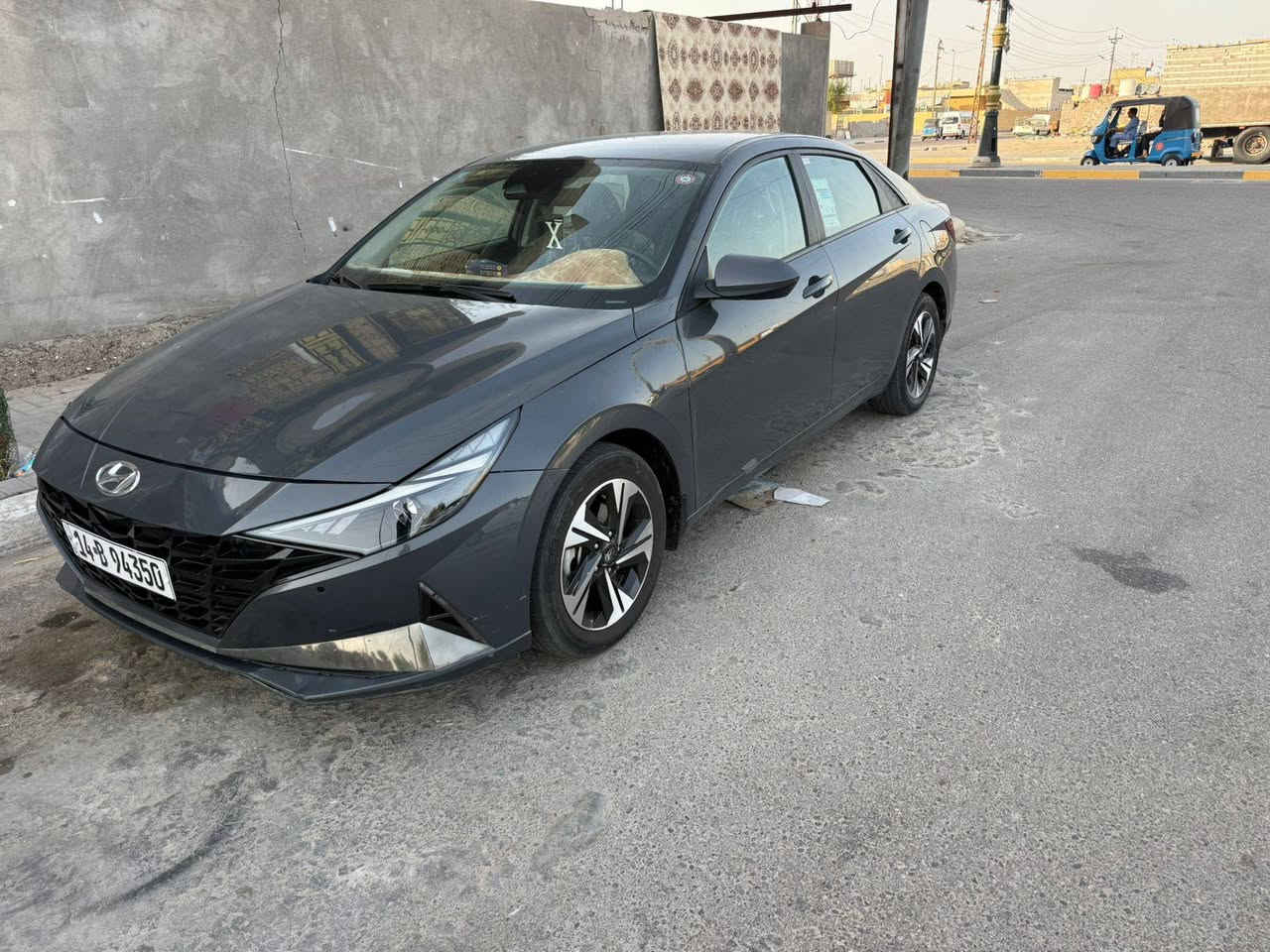 سلام عليكم النتر 2023 ماشيه 26 ميل سياره فول ما عده الفتحه بيه جاملغ وبنيد بدون دواخل وارد امريكي رقم بصره معوقين سياره جاهزه من كلشي مكينه 2000 دوش مكان سياره بصره سعر 130 اني مكلف بل نشر رقم الهاتف ***********
