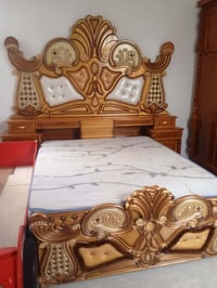 سرير • أثاث • غرفة نوم