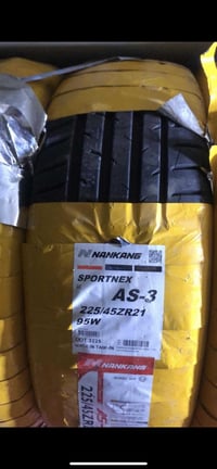 مساء الخير من رخصة الجميع متوفر إطارات كراون شكل حديث ٢٢٥ / ٤٥ / ٢١ عر...