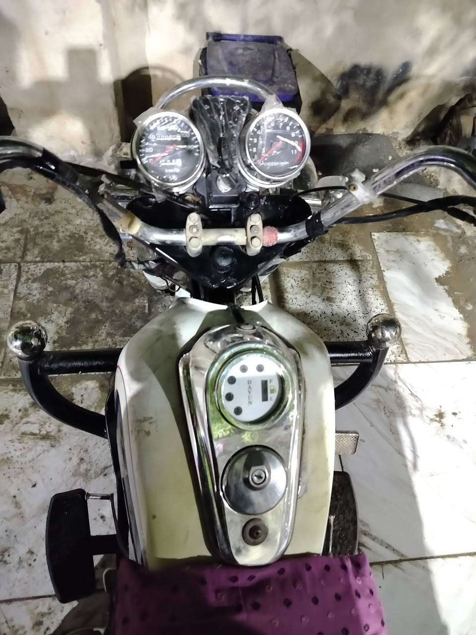 السلام عليكم ستوته للبيع مديل 19 اوراق اصولي بلاد ستوته محرك جديد كهربائيات كله  شغاله تايرات مال شركه بيه جاهزه من كلشي ترايك وين ماجان السعر خاص مكاني شطره وهذه رقمي ***********
