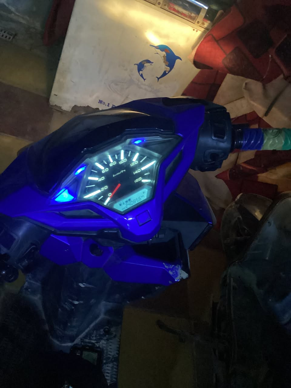 السلام عليكم دراجه جيتي اس160حجم الاطارات14دراجه عطله كابريتر شغاله السعر النهائي150ابيع كوم حديد جيب وياك باتري شغل وخذه مكاني بغداد حسينية الراشديه قرب مستشفى التركي رقم الهاتف بي واتساب***********
