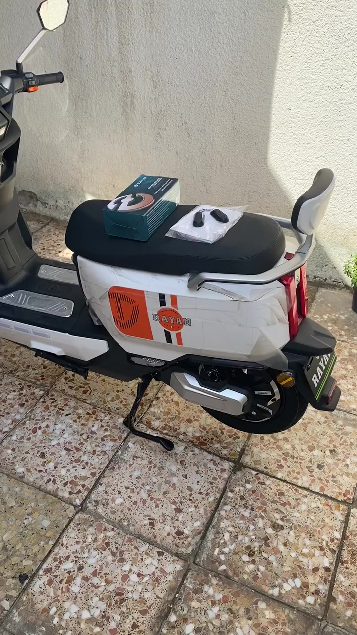 السلام عليكم دراجه ريان وحش الكون للبيع بعدها زيرو ماشيه 55كيلو السعر مليون وبيه مجال حك الجيه الاتصال ***********
