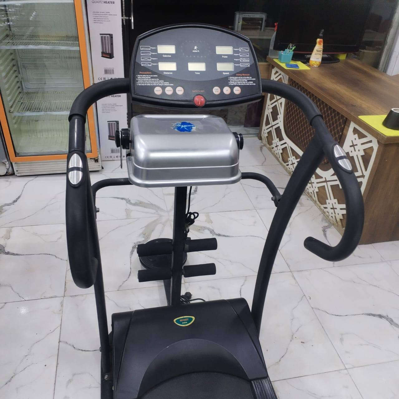 ... بسم الله توفر في مجمع النازك جهاز جري تصنيع ياباني يتحمل روزن ثقيل 140 كيلو سرعه 120 +جهاز هزاز +شناو بطن نضافه 85 ٪
عنوان /النعمانيه /شارع ٦٠ /مقابل مدرسه بدور الساطعه
رقم الهاتف و الواتساب /***********
كل لهلا بيكم
