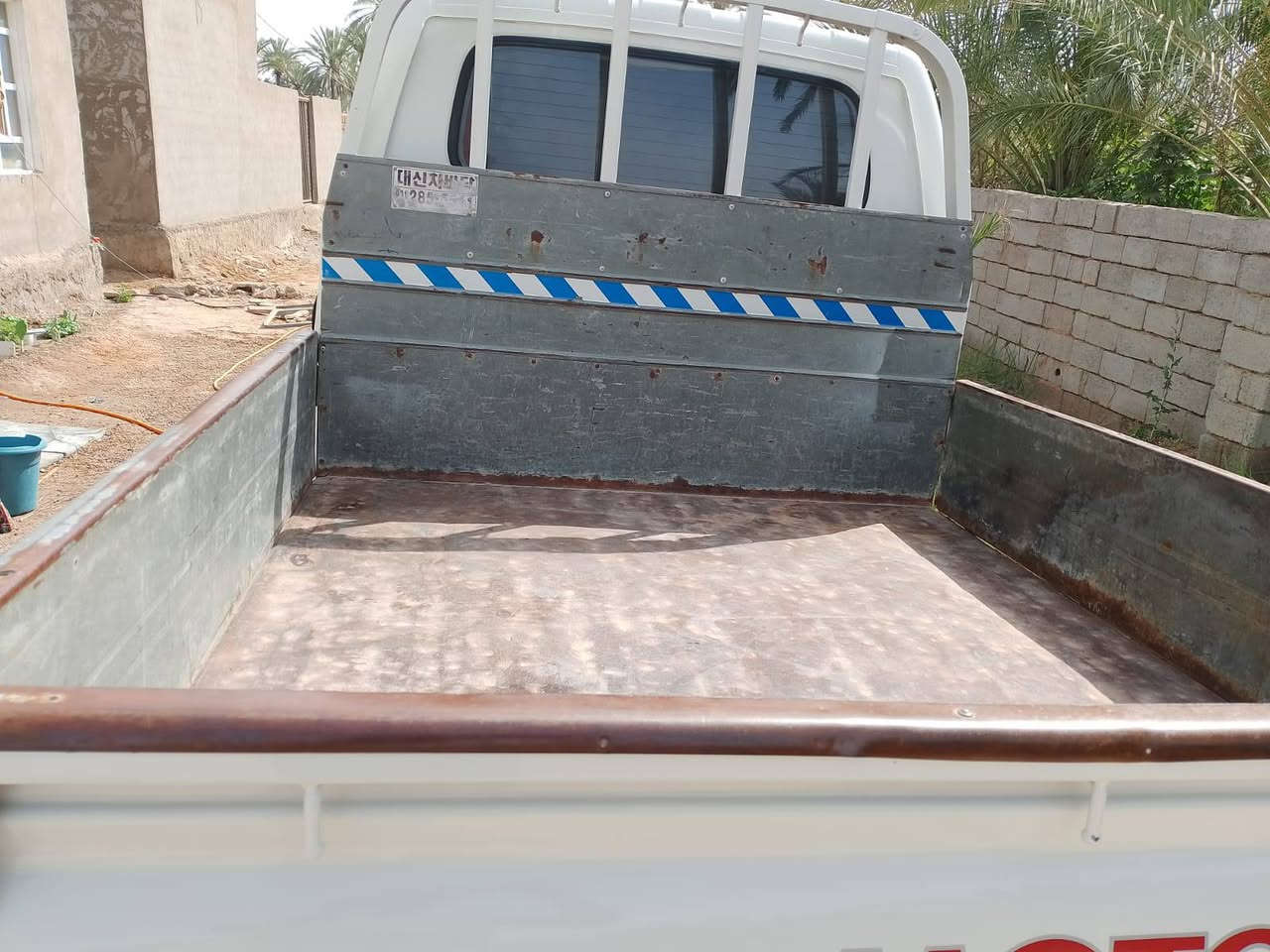 سلام عليكم كيا 2700 مديل 2006
مكينه وكير بالكارتون مكينه صارلها 
شهر مجفته تجفيت مضبوط الكير
عينه وصينيه وبوربرين ادامه كامله
حداديه جديده تخم تاير وره وكدام
جديد دواخل بالكارتون مدوشمه وكاعيه
السياره متعوب عليها كلشةاي نقص ما بيها
رقم بغداد سنويه لل2028 سياره جديده حيل 
ونضيفه واي نقص ما بيها مكانها نجف المناذره
رقم تليفون *********** السعر اتصل 
وشلع اعيوني
