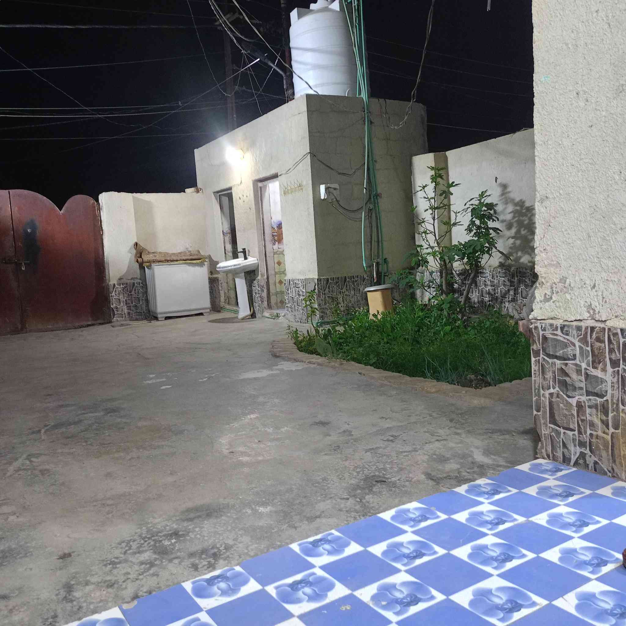 بيت للبيع طابو صرف بناء قديم المساحه 161 الواجهه 7والنزال 23 العنوان التفيج قرب مدرس الدار البيضاء 
التواصل ***********
