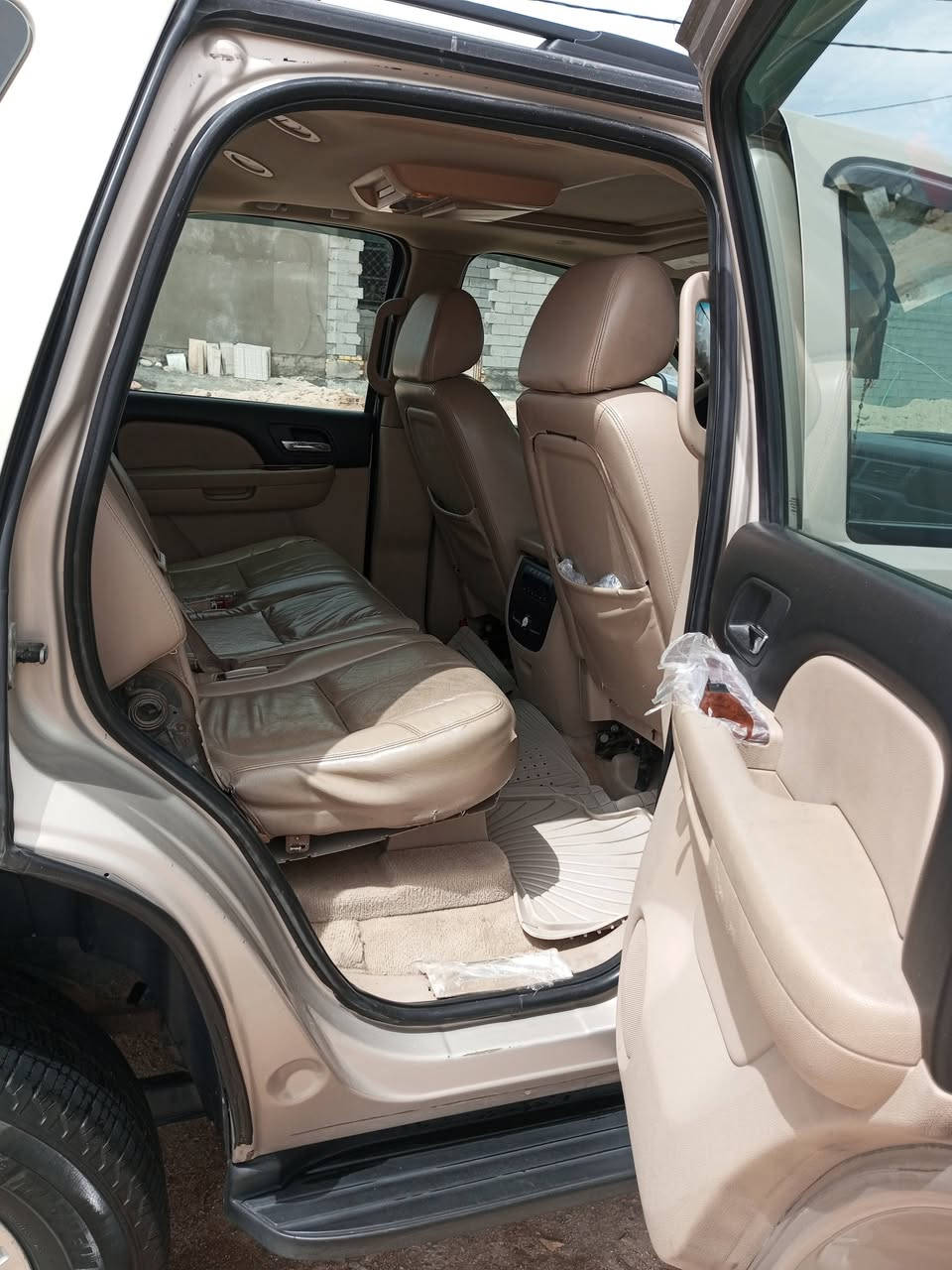 السلام عليكم من رخصة الادمن للبيع تاهو 2008 خليجيه تخم تأير تبريد مشط جديد سياره موصفات LTZ معرفه مواصفاتها تدفه بل كشنات داخل جلت فول سياره بيها صبغ جاملغ امامي ودعاميات ولباقي كفاله مكاني البصره الشراي يتصل وبل خدمه سياره مال بيت ستخدام شخصي متومه سايمانيه حاسبه وين مايعحبك دكها ***********
