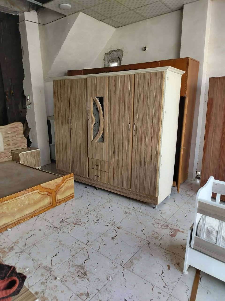 غرفه تركيه  نضيفه  ب  290


**إذا كنت صاحب هذا الإعلان وتريد حذفه لأي سبب، رجاءا أرسل رسالة إلى الدعم الفني**