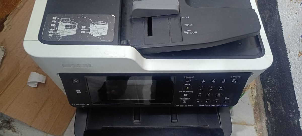 طابعة ايبسون5710 بيها هذا الكود ابيعها على وضعها
السعر 200. 
اعادت النشر بسبب الوعود.....🙂


**إذا كنت صاحب هذا الإعلان وتريد حذفه لأي سبب، رجاءا أرسل رسالة إلى الدعم الفني**