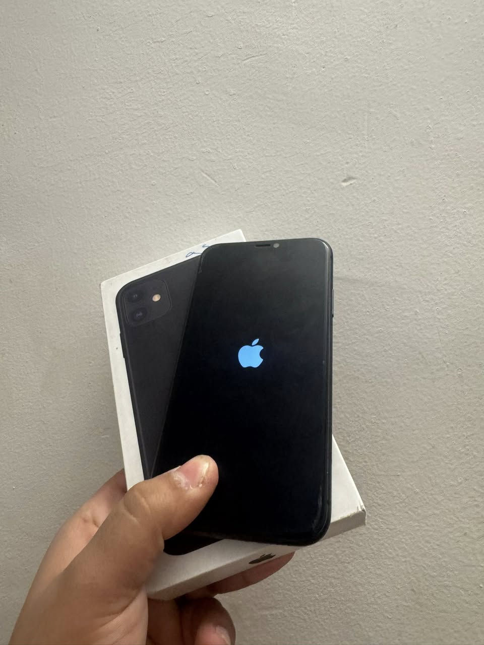 للبيع فقط 
ايفون ١١ عادي (دبل خط)
ذاكره ١٢٨
بطاريه ٧٢
جهاز مكفول مكفول ما مفتوح ابد 
سعر ٢٢٥ قفل قفل قفل
مكاني بغداد البلديات 
***********
