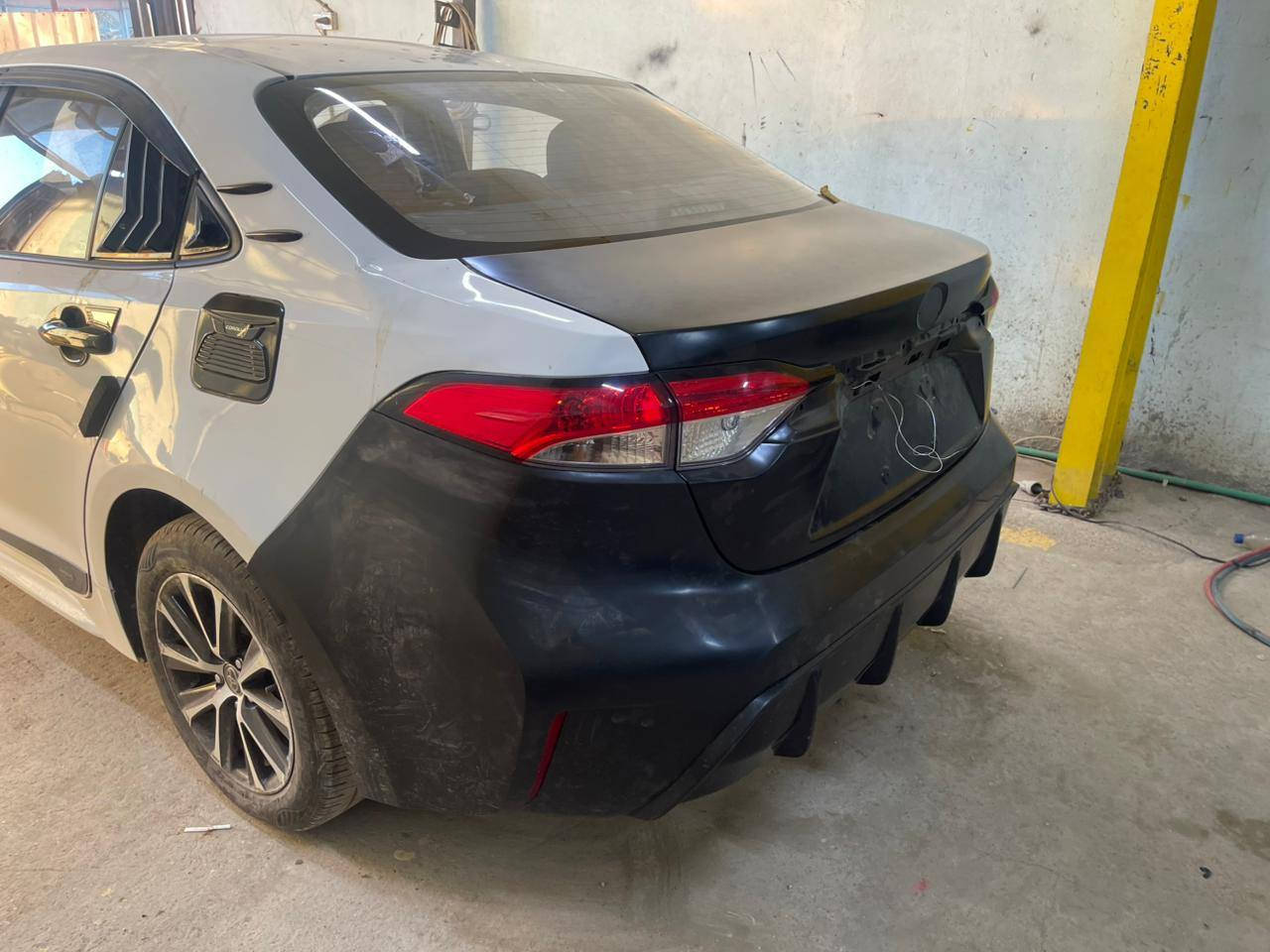 للبيع
كورلا 24 فول مواصفات للاخير 
مكينه 1800 هايبرد 
 هذه حدثه بدون صبغ علئ وضعيته ابيع بس هذه الحدث والباقي مكفول
ماشيه 6000 كيلو 
كير مكينه حداديه كهربائيات و بطاريات الهايبرد كفاااله 
رقم بغداد سنويه جديده وهزه جديده غرامات صفر تحويل ثاني يوم 
مكاني بغداد حي اور
سعره 133وبيها مجال 

***********
