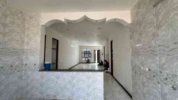 سلام عليكم دونم طابو ملك صرف زراعي مع دار ٢٤٠ متر ومسيج بل كامل ٣غرف نوم ٥في٤ استقبال ١٠في٤٤٠ صاله ١٢ في ٤٣٠ مطبخ ٤٣٠ في٣٣٠ ٤حمامات خارجي وداخلي بغداد منطقه الشاعوره طريق السياحي تبعد عن حي البتول 10 دقايق ومسبح ٦في ٤ مساحه الحديقه ٤٠٠ متر الكراج 50 متر في ٦ مستوصف ٥٠ متر بعد مدارس قريب للاستفسار الاتصال على الرقم *********** وصط منطقه سكنيه
