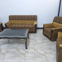 ١٠ مقاعد • نضيف كلش • بيع مستعجل