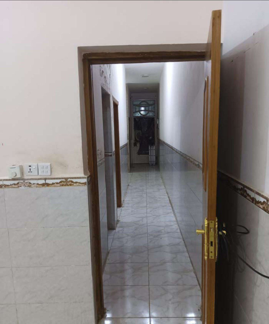 للأيجار
شقه طابق اول  بأربع شوارع تحتوي على غرفتين واستقبال ومطبخ وصحيات سعر الأيجار 500 قفل
07738للأيجار 
 شقه طابق اول  بأربع شوارع تحتوي على غرفتين واستقبال ومطبخ وصحيات سعر الأيجار 500 قفل تواصل مع  الرقم واتساب ***********
