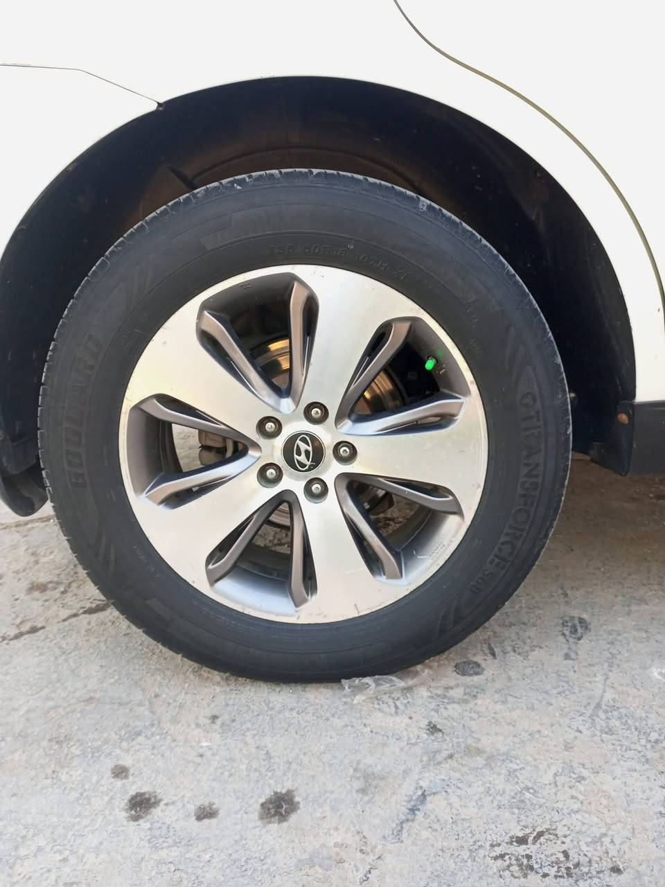 سنتافي موديل 2012 سياره جديده بيه صبغ بقبق لجنطه يم رقم فقط سياره كير مكينه صدر تخم  تاير جديد كله  كفاله عامه رقم بغداد جديد بسمي فول مواصفات 1 عله 1 سعر 160 وبيه مجال ويل فراشه مكاني بغداد جسر ديالى جديد ***********
