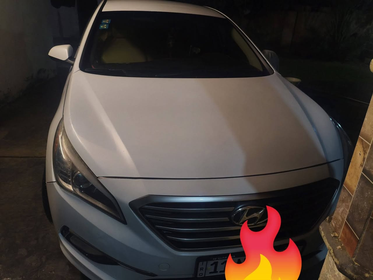 السلام عليكم 

السياره امريكي سوناتا 2017 ...
رقم بغداد ،،، 11 تحويل مباشر
ماشيه.  87 حقيقي 🖐️..
حادثها 3 قطع صبغ فقط بدون ضررر بجم كبس
 
كتب كتلوكات الشركه مامفتوحات 
.. سماعات انفينيتي...... 
تحكم ستيرن...
حساسات خلفية...
شاشه كبيره ابلاديه......
دواخل كلها بلاد .. تخم تاير جديد 
داخل لونين...
بلوتوث مكان شحن...... .. 
  .... 
محرك 2400 ...
كير ومكينه بلكارتون صدر خلفي وامامي جديد

تخم تاير...
ويل بلادي ...

مانقصها لو برغي نضافه 1ع1
السيارة جديدة شكد متتوقع

السعر.       ((122 ))
 بيها مجال للشراي 

***********...

 ...
رجاء الموشراي لايضل ينطي اسعار بكيفه
السيارة بالحقيقه احله من الصور بأكثر 🧿
