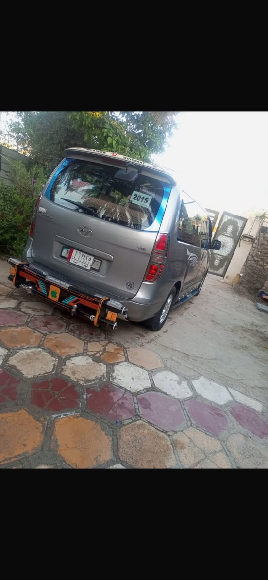 السلام عليكم ستاركس موديل 15 اصل للبيع السعر 205 وبيهه مجال قليل بيهه قطعيتن الجاملغ الايمن الخلفي ضربه خفيفه وباب السلايت بنفس الجهه شخوط وباقي السياره بحاله جيده ومكفوله مكينه سبلاين جاهزه من كلشي حداده تخم تاير جديد تدفئه تبريد  مال بيت ابد مداخله كراج ولا شركات تحويل مباشر العنوان بصره القرنه للاستفسار اكثر اتصل على الرقم ***********ملاحظه مارد ع تعليقات اتصل فقط
