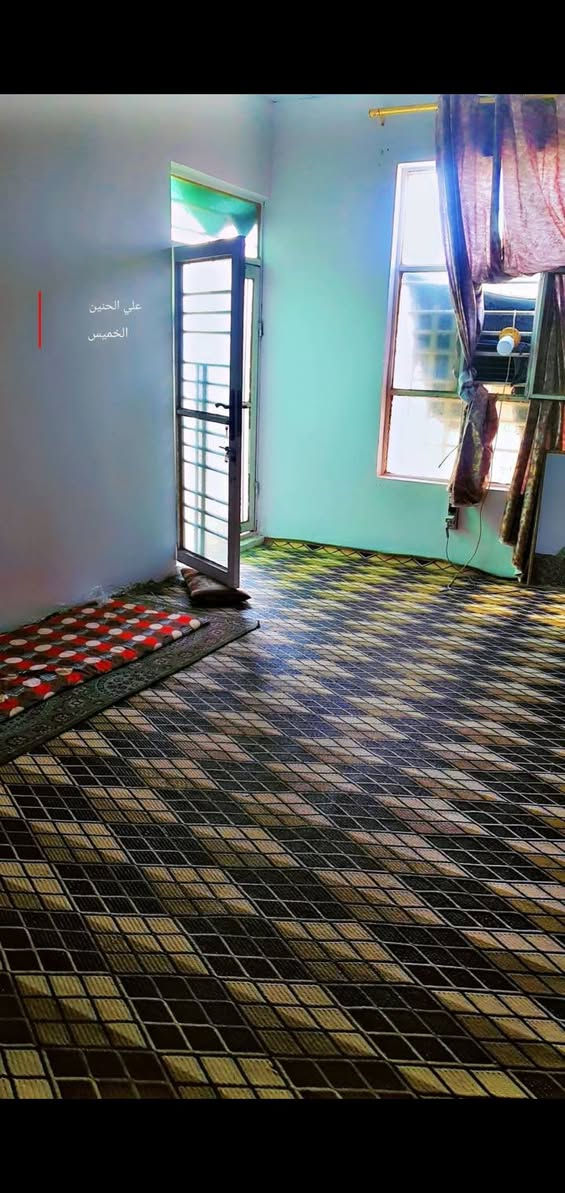 سلام عليكم بيت 220متر للبيع شارع المطار قرب محطة ريبال سايدين حي الصناعي موقع قريب على شارع العام
البناء بلوك الساس صب كونكريت يحتوي على غرفه وحده وصاله ومطبخ وستقبال وصحيات السعر مناسب جداً @
***********📞
***********📞
الاستفساراتصالاوواتساب
