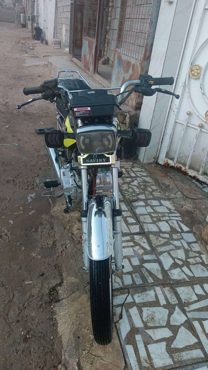 سيفان للبيع مديل 2022  رقم إنكليزي بسمي مكينه ما مفتوحه مكاني نجف الكوفه حي 17 تموز رقم موبايلي *********** سعره 950
