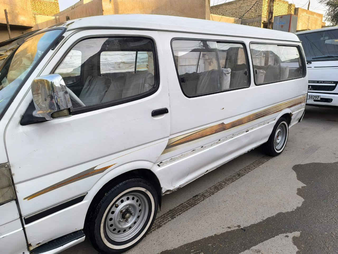 سلام عليكم فتون موديل 9 سياره كير محرك ونجي اكسل هايسه كله ياباني مكفولات لاخير  دوشمه زينه كهربائيات كلها شغاله ماكو شي مايشتغل عليها غرامات سياره تحويل ثاني يوم تخم تاير بيها صدر زين مكاني بغداد حي اور سعرها 28 رقم الهاتف ستفسار اكثر ***********
