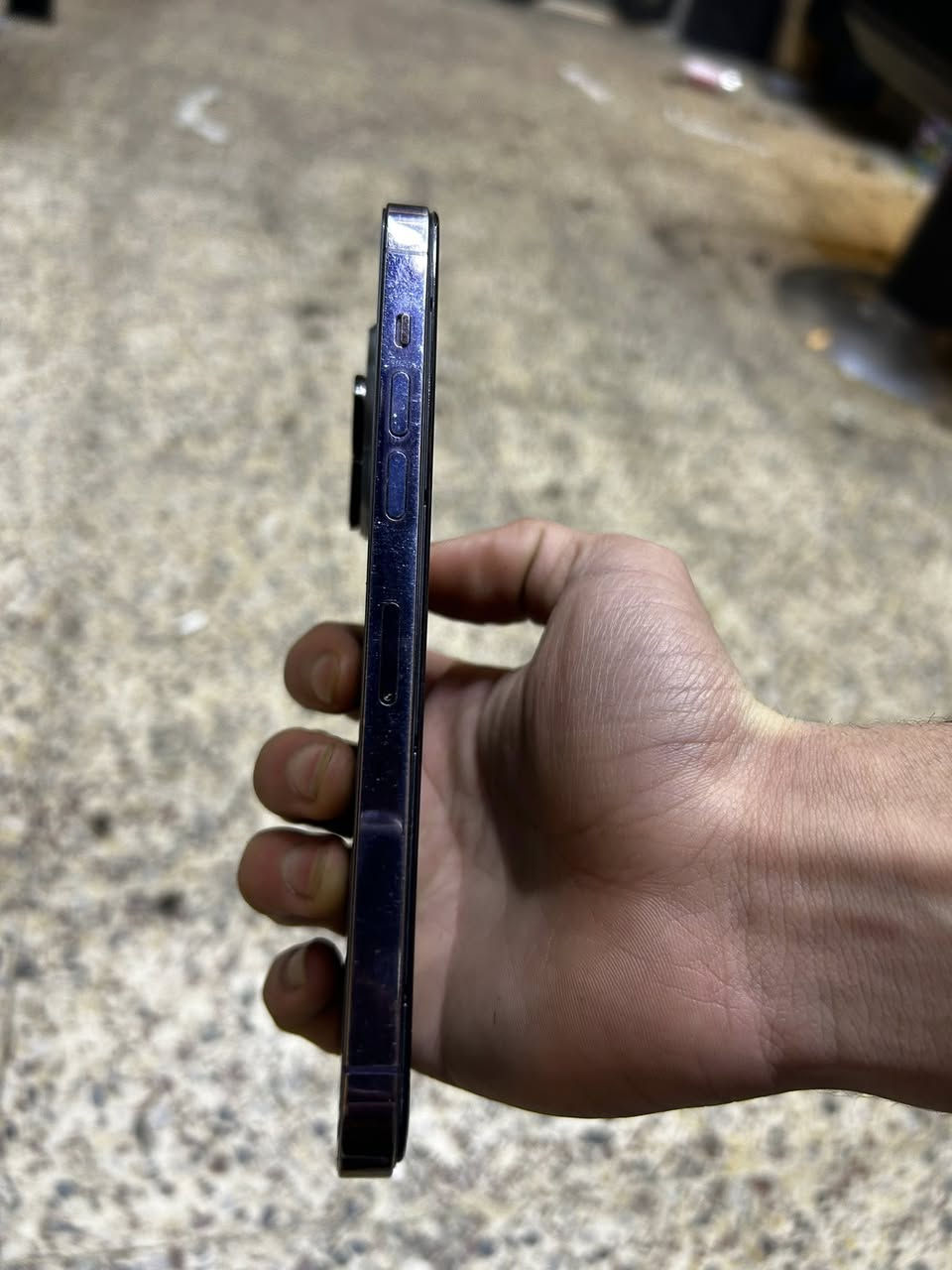 آيفون 14برو ماكس  ذاكره256 بطاريه100 شاشه مبدله اصلي شرط دبل سيم الاستفسار***********   /***********. سعر550
