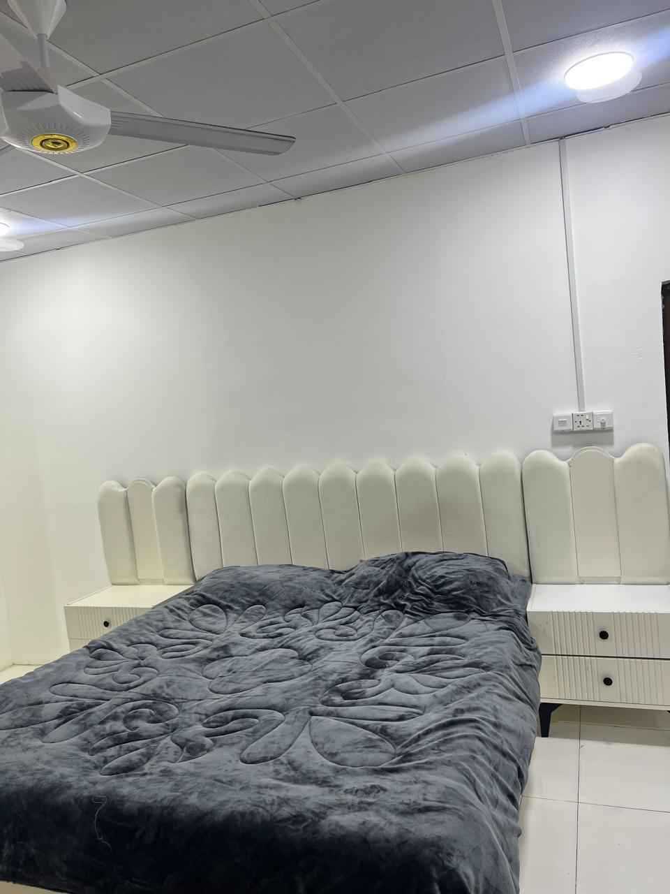 غرفة نوم استعمال قليل جديده 
للبيع بسعر مليون ٤٥٠ وبيها مجال 
العنوان البصره نظران 
التواصل ومراسلة الرقم 
+964 780 565 0353 البصرة, العراق
