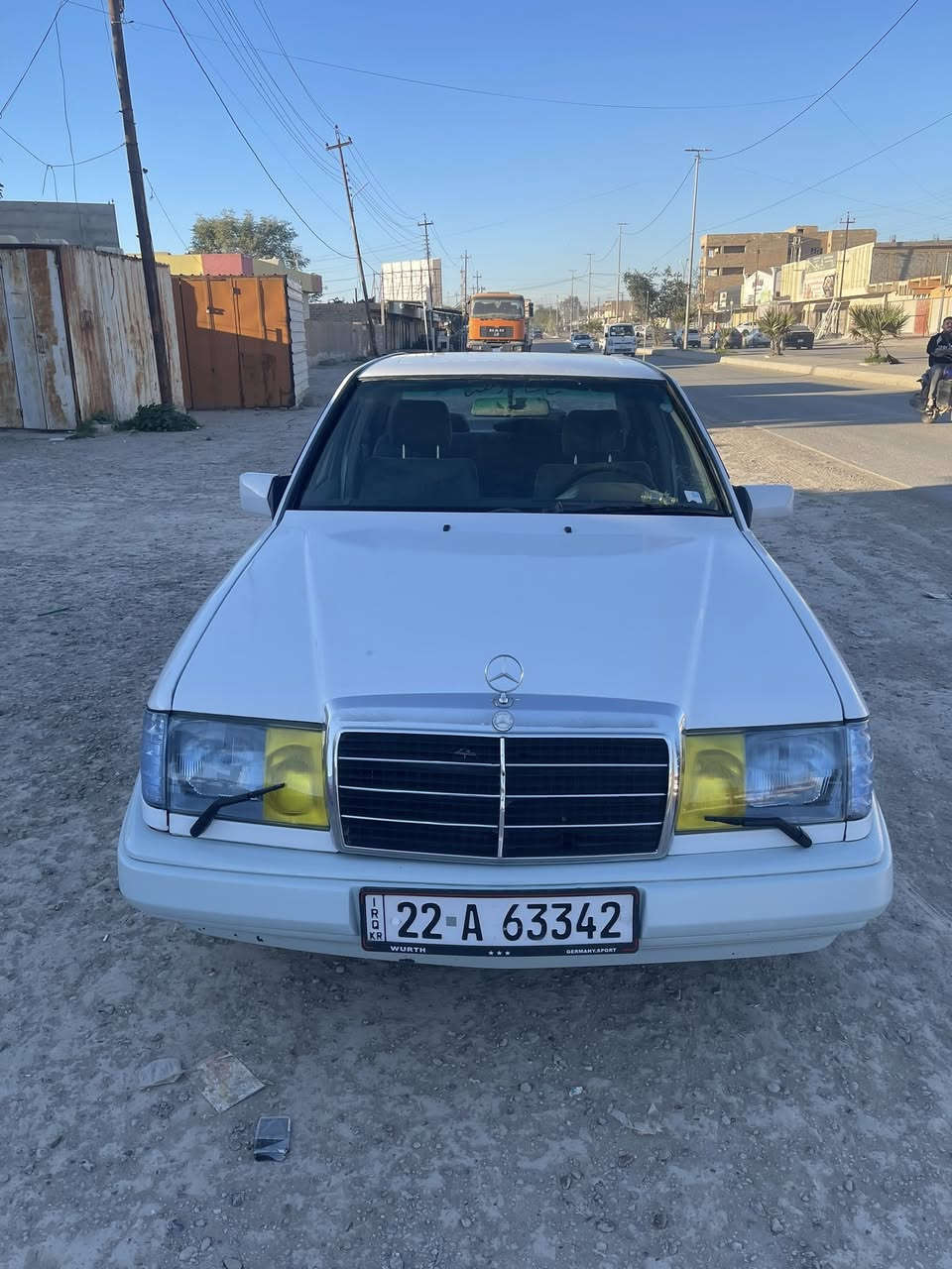 سلام عليكم 
مرسيدس دب 1988 رقم ارييل انكليزي سنويه جديده تحويل مباشر محرك بطه 3000 جديد كير أوتوماتيك تخم تاير جديد 
كهربائيات كلها شغاله سنتر لوك شاشه كامره سلايت 
صبغ عام قواعد دبلات معمره غرفتها نضيفه 
تراي وين مايعجبك مكاني سامراء السعر 49 بيه مجال لشراي ***********
