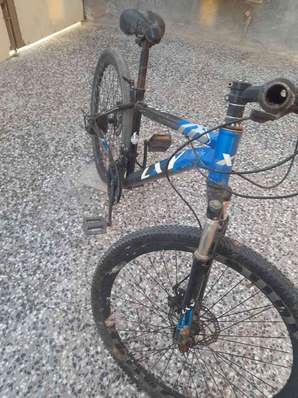 السلام عليكم بايسكل كيمو للبيع السعر ١٠٠ الف اتصال ***********
