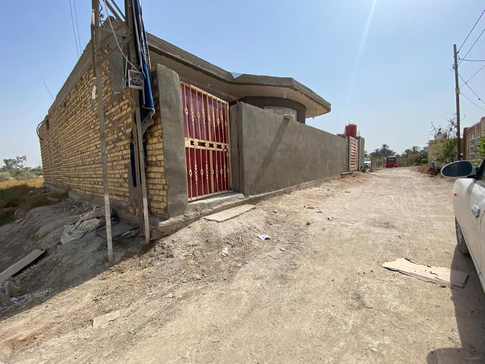 🏡 بيت للبيع – او مراوس بارض زراعية
فرصة مميزة للسكن أو الاستثمار

📍 الموقع: ناحية الإبراهيمية – الدبلة
يبعد فقط 200 متر عن طريق يا حسين (موقع ممتاز وقريب من الخدمات)

📐 المساحة: 306 متر مربع

🏠 تفاصيل البيت:
✔️ غرفتين نوم مساحة كل غرفة 5.5 × 4 م
✔️ هول كبير 4 × 7 م
✔️ مطبخ واسع 5 × 4 م
✔️ استقبال 5.6 × 4.5 م
✔️ مجمع صحيات داخلي
✔️ مجمع صحيات خارجي
✔️ حديقة مناسبة للجلوس أو التوسعة مستقبلاً

✨ مناسب جداً للسكن العائلي
✨ ويصلح أيضاً كموقع لخدمة الزوار لقربه من الطريق والمواكب

📞 للاستفسار والاتصال:
***********

⸻

إذا تحب أكتب
