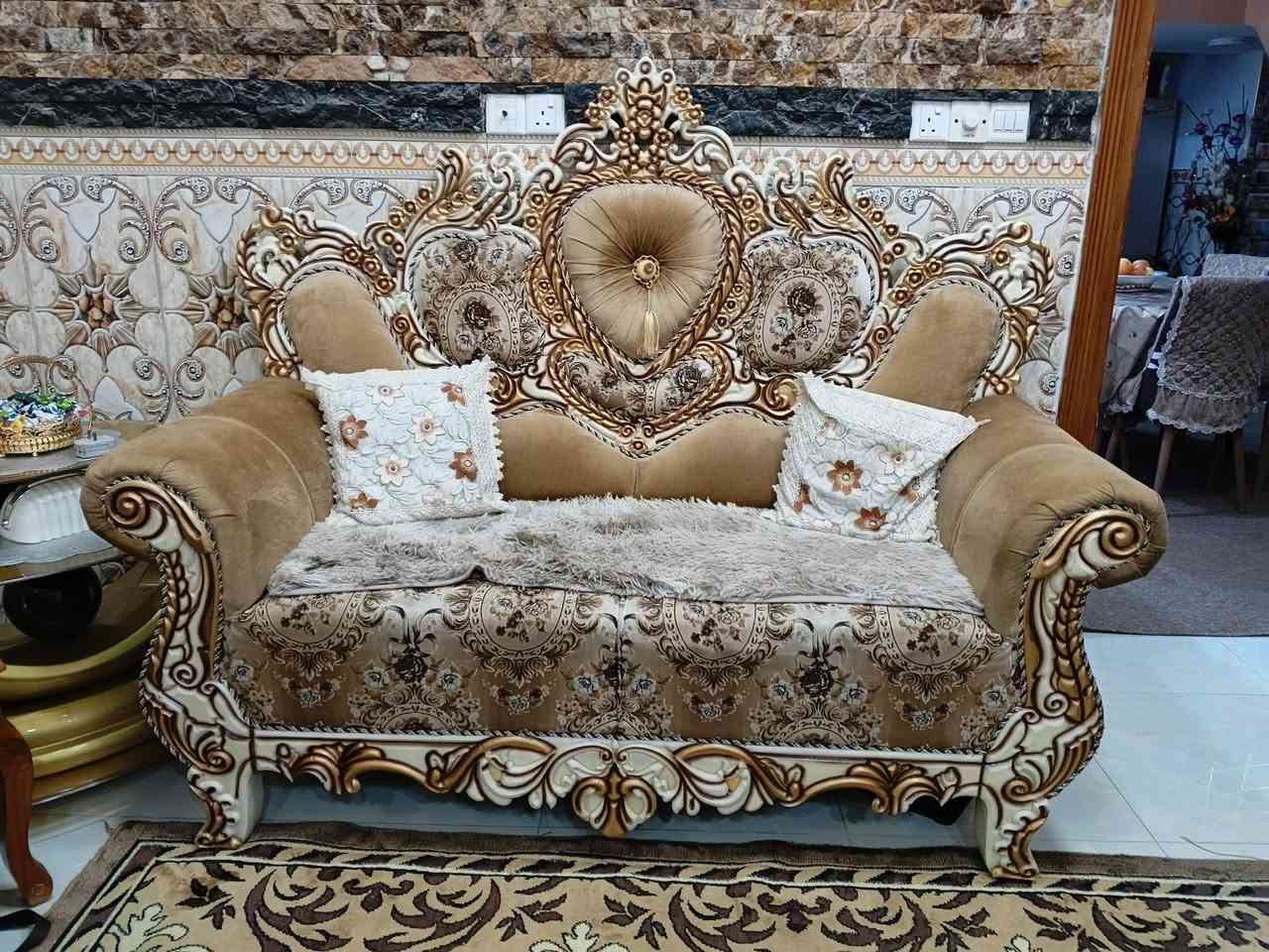 تخم رئاسي
نظافة 100%
مع كوشات عدد 6 
مع فرشة فرو عل جميع مقاعد التخم
سعر 750 وبي مجال 
متواجد خاص


**إذا كنت صاحب هذا الإعلان وتريد حذفه لأي سبب، رجاءا أرسل رسالة إلى الدعم الفني**