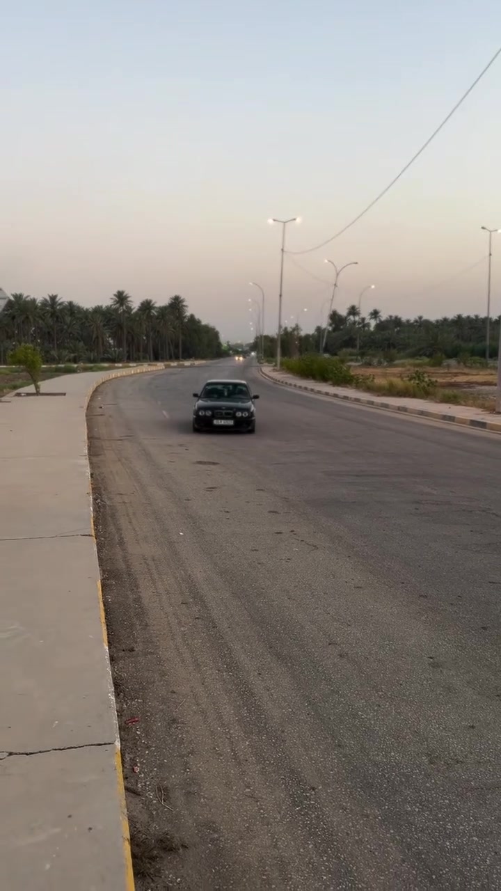 السلام عليكم مرخصة الادمن
BMW/540/V8
1-اصل وفصل 40لسياره
2-تخم تاير جديد
3-فول صاج
4-كشنات كهرباء
5-برده خلفيه كهرباء اصل
6-مديل 1993
7-تبريد ❄️ ثلج
8-سياره دعاميه خلفيه Mاصل
9-جام اربعه كهرباء
10-كير مكينه حاويه وارد يابن 
11-فتحه 
12-حداديه 100%
13-مكفوله من الضربه 
14-دبل ايرباك دركه ودشبول 
15-بجم عريض 
لسياره مال جنيا وبال عافيه على ياخذه16-
مكان السياره حله ومالكه ايضًا حله تحويل مباشر  
سعر السياره 80 وبيه مجال بسيط 
للتواصل: ***********
واعتذر عن المراوس بيع فقط
