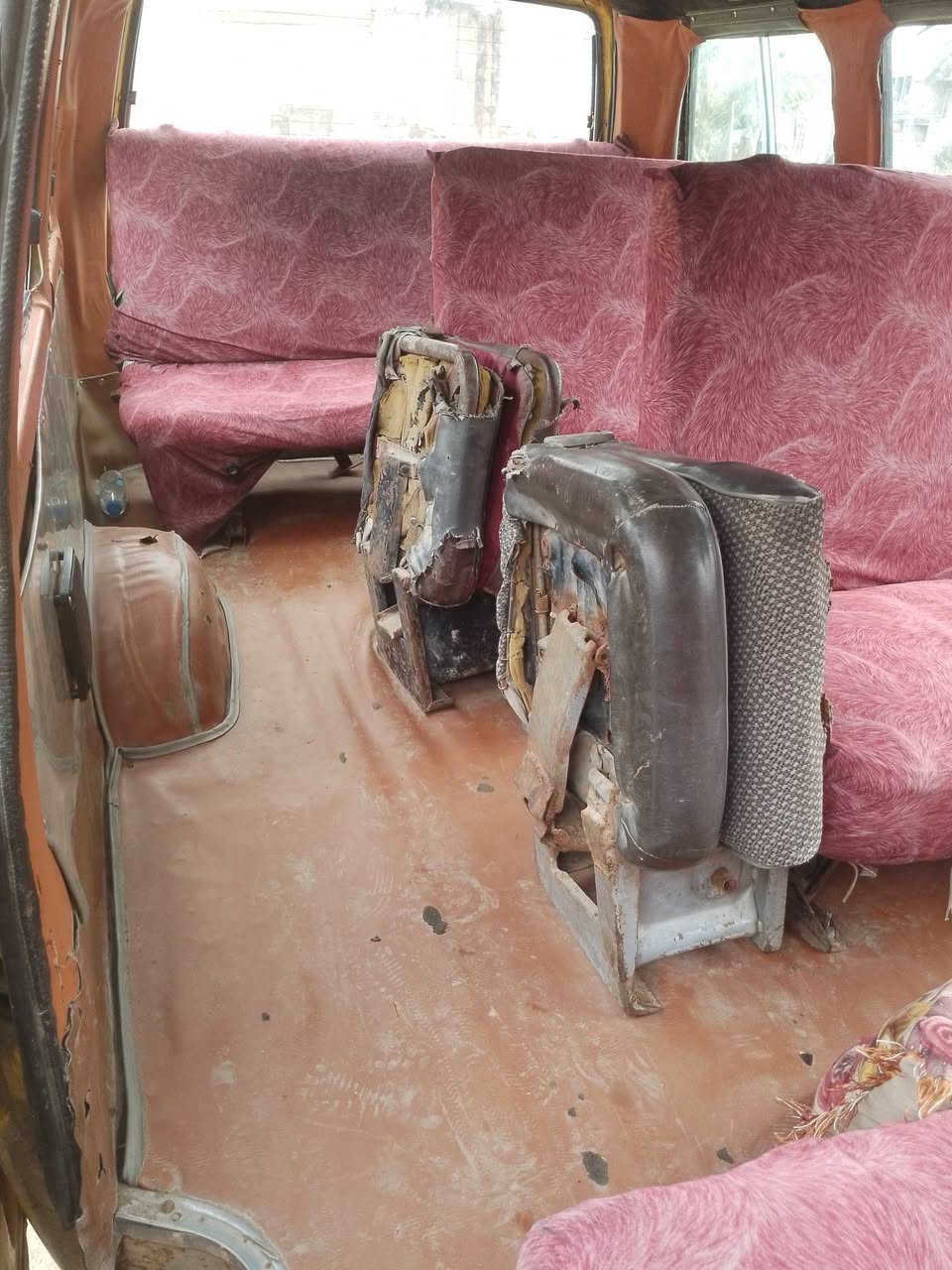 السلام عليكم اسيا 95سنوية 30رقم انكليزي كفالة عامة السيارة بسمي تحويل مباشر كير  ومحرك اكسلت سنوية لل30 السعر 40بيهةومجال للستفسار ***********
