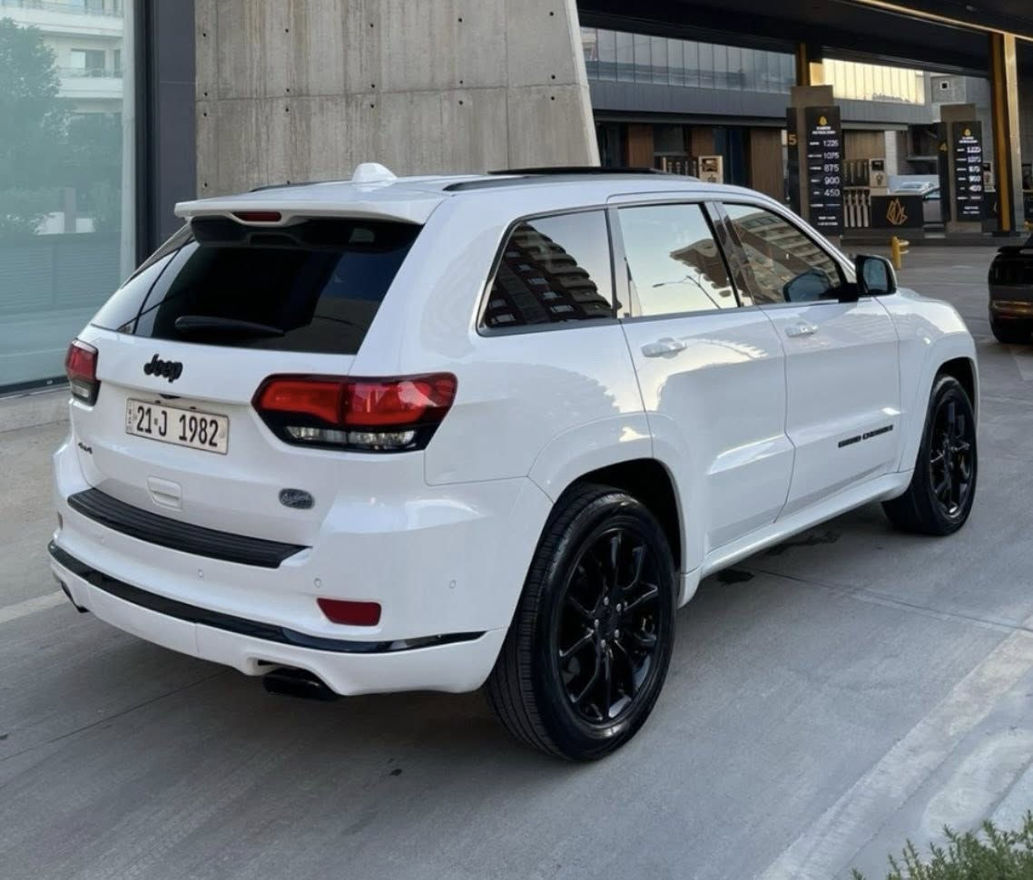 جيب گراند شيروكي 2020 مواصفات اوفرلاند
سعر کلش مناسب

• محرك 8 سلندر 5700 مامفتوح 
• گير أوتوماتيك 8 سرعات
• لون ابيض
• داخلية جلد أسود
• مقاعد جلد تدفئة + تبريد
• المقاعد الامامية كهرباء مع خزن ميموري
• سقف بانوراما كامل
• تشغيل بصمة و شغال
• ستيرن كهرباء مع تدفئة و تحكمات كامله
• تكييف أوتوماتيك منفصل قطعتين
• حساسات 360 درجه 
• رادار امامي 
• رادار خلفي
• شفط و كهرباء مع نقط عمياء
• شاشة كبيرة نفخ 8.4 إنچ
• نظام صوت 19 سماعة Harman Kardon
• جنطة كهرباء
 • جکات

🟪 السعر  :: $222
تفاصیل کاااااااامل موجود
•رقم سلیمانیە شرط التحويل 
بس مابیع الرقم بدل رقم جدید مرور
 ممشى السيارة 51.000 ميل
وارد امريكي حادثها بالصور
رقم شانصی: 1C4RJFCT2LC325927 
•وسونارها موجود بالصور
گیر محرک شانصی بشرط
الموقع : طوزخورماتوو  جمھوریە 

 رسالە الواتساب: (***********)
