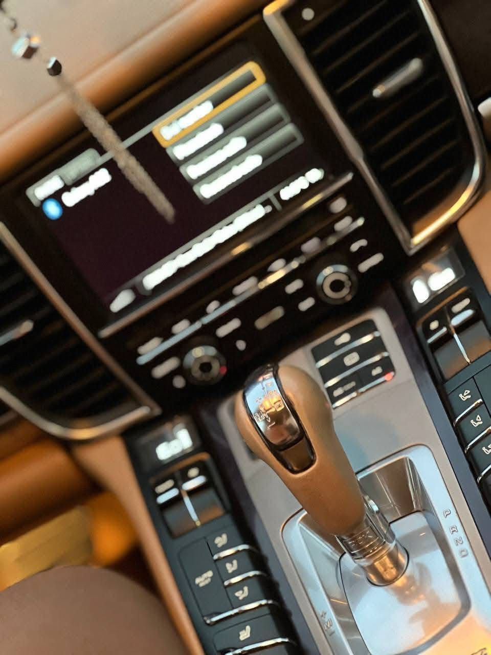 بورش للبيع او مراوس موديل 2011 سياره كسر كارتون نقص برغي مابيها سنويه وهزه وفحص جديد بسمي مكفوله السياره سعرها 210 للأستفسار ***********
