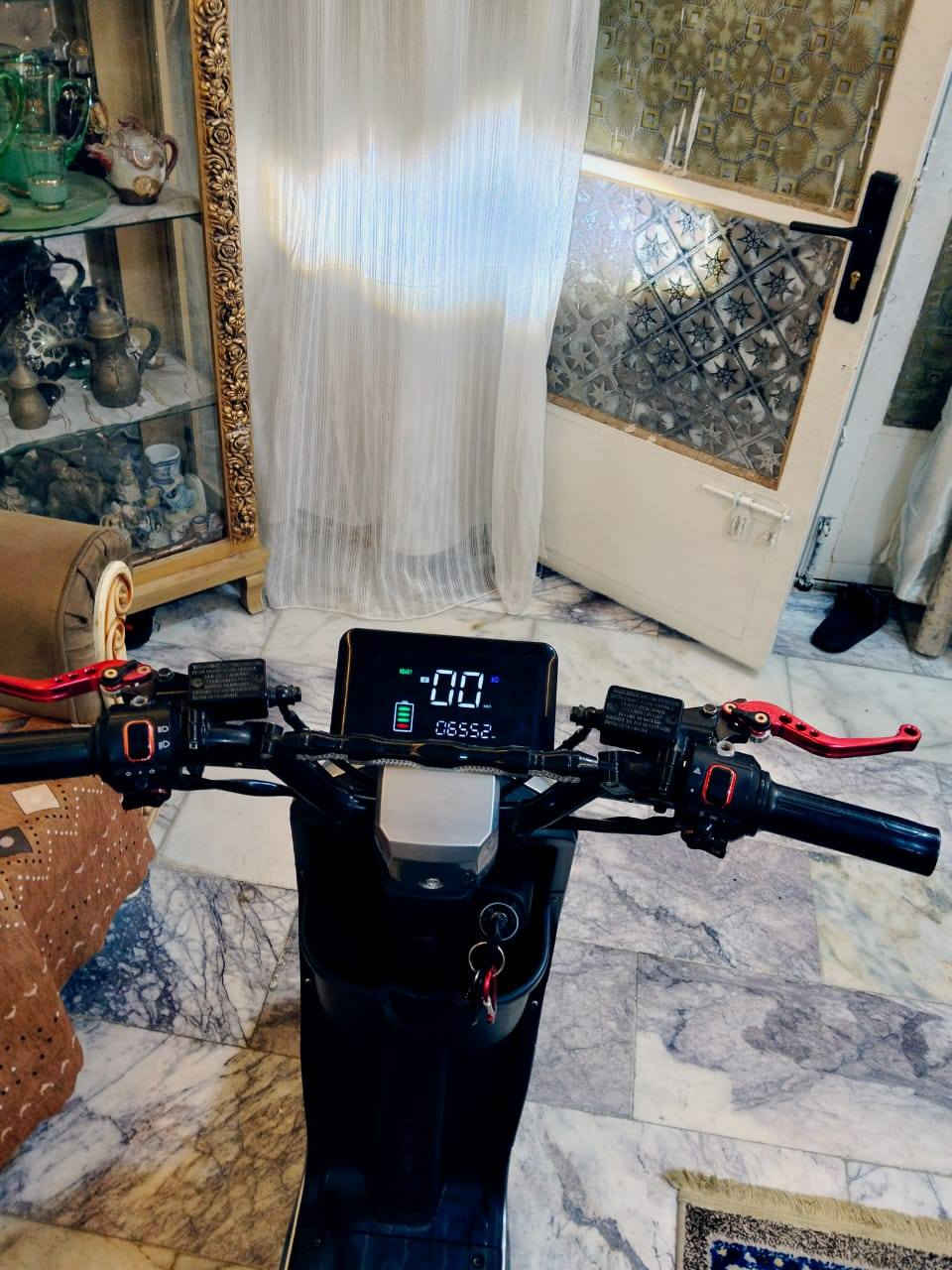 سلام عليكم دراجه للبيع ار 9  خمسه بطاريات حجم صغير السعر  400 وبيها مجال نضافه 90% ملف 1500 الاستفسار عل رقم  ***********
