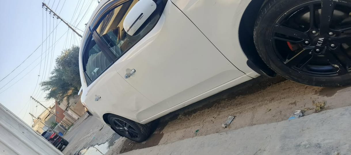 السلام عليكم
سيراتو 2011للبيع فول مواصفات
سنويه بسمي بدون صبغ 
بيه بارد فقط 
خاص او ***********
