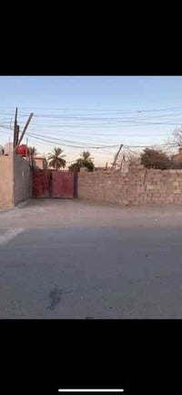 قطعة أرض للبيع مساحة 100متر واجهه5 ونزال 20الموقع منطقة الدوانم قرب ال...