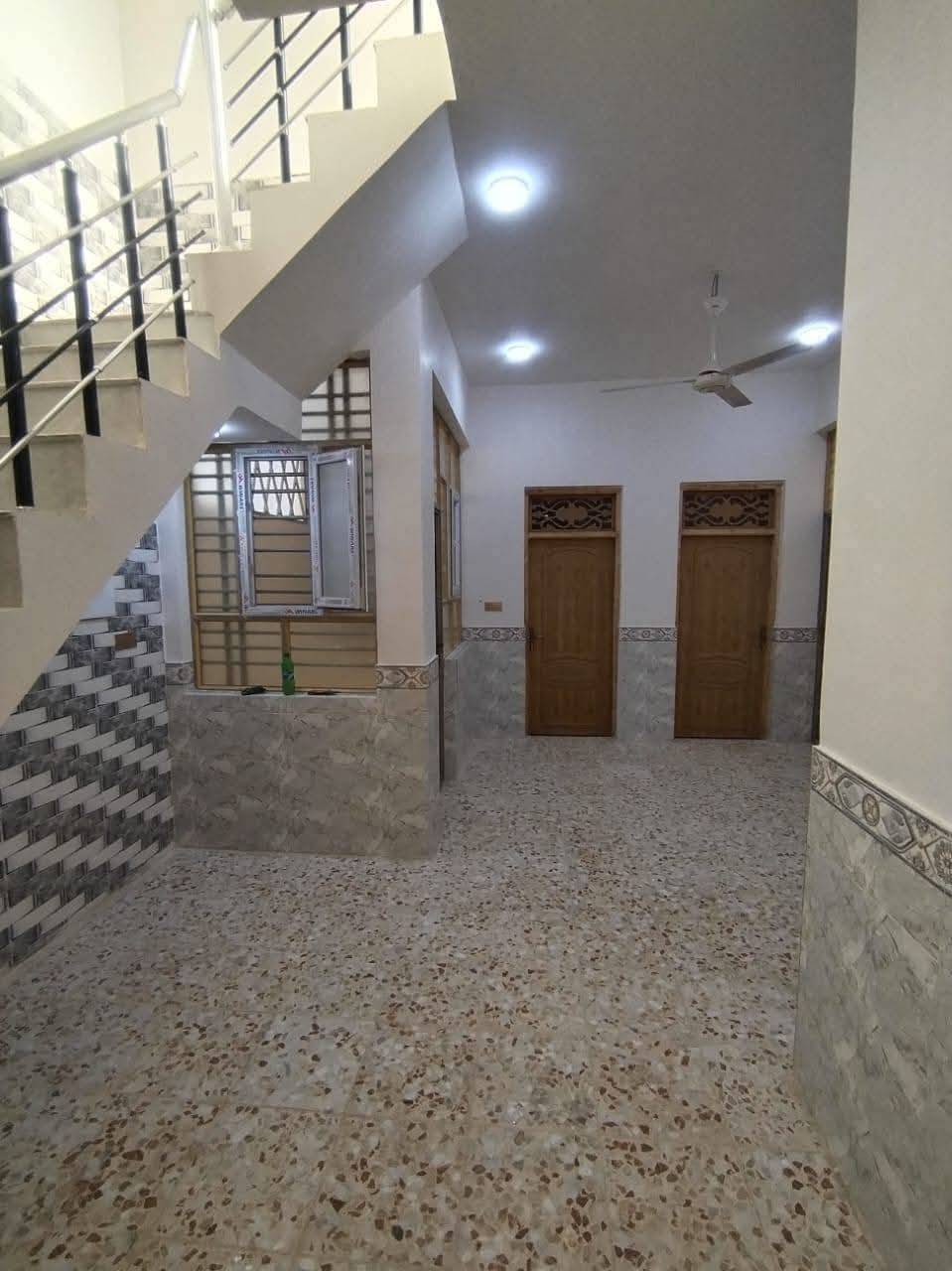 مكتب ولايه علي 

بيت للبيع المساحه 150متر طابو زراعي سند 25

بنيان جديد درجة اولى 
طابوك أساس وسقف صب كونكريت مسلح جاهز ماعايز شي 

مبني فيه غرفتين نوم وصاله واستقبال ومطبخ وصحيات داخليه وخارجيه وطارمه ومكشوفه 

العنوان شارع المطار الجديد خلف مجمع جوهره العرب 

السعر المطلوب 75  مليون وبي مجال 

للاستفسار اتصال أو واتس اب 
مكتب ولايه علي 
***********
أبو علي العبدلي
