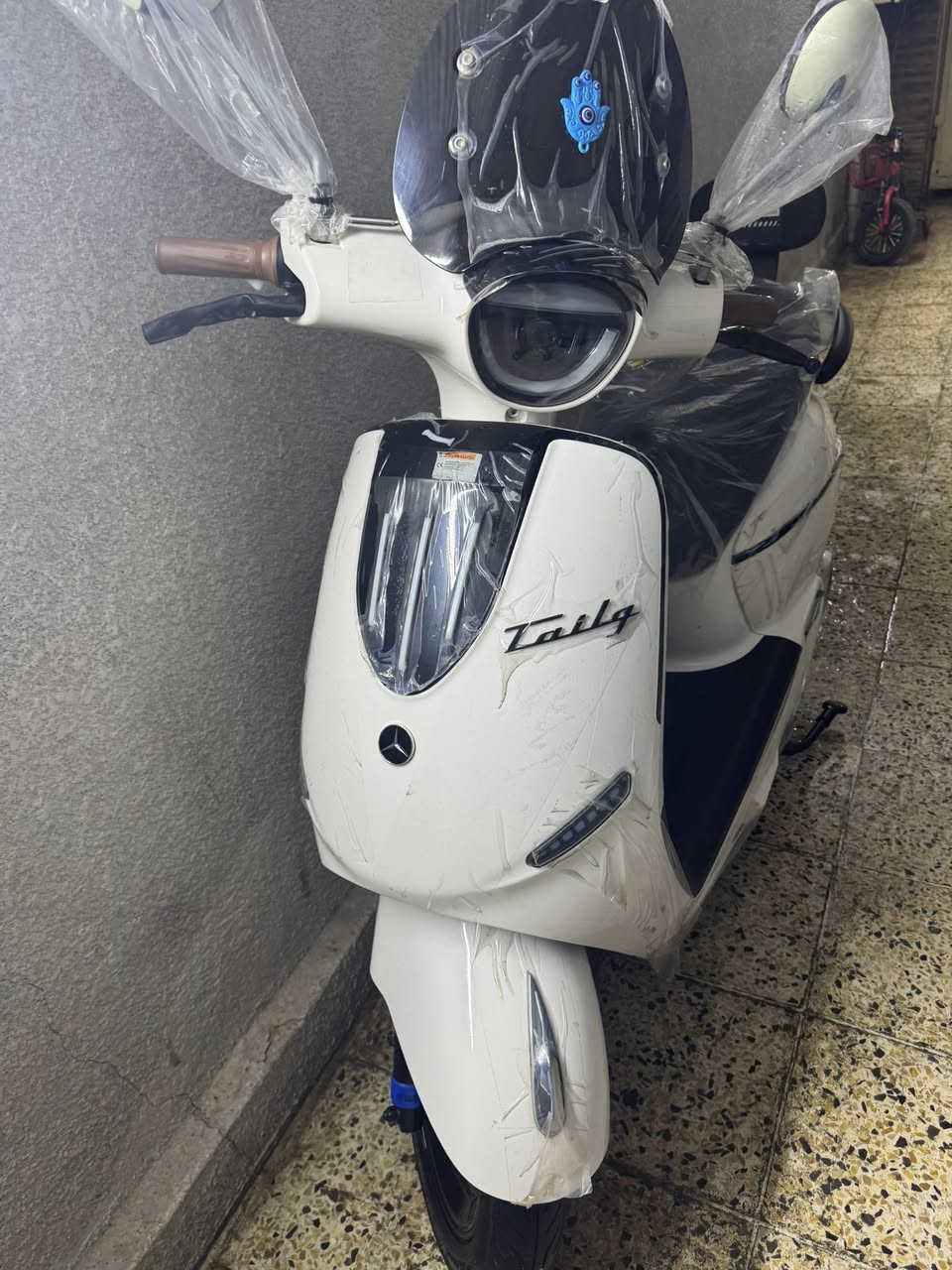 السلام عليكم تايلج كلاسك
٦ بطاريات كرافين 
استخدام شهر دراجه بعده على وضعه اخت الزيرو
ملف ٢٠٠٠
سرعه ٨٢
تمشيك ٧٥ كيلو بالشحنه
مكاني بغداد العطيفيه قرب جامع براثا 
***********
