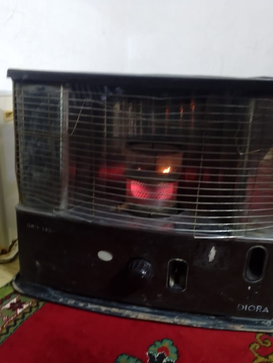 صوبه مال بيع ٥٠ الف كلهن شريط شغل كدم العين، العنوان حي النصر، شري تصل على هذا الرقم ***********
