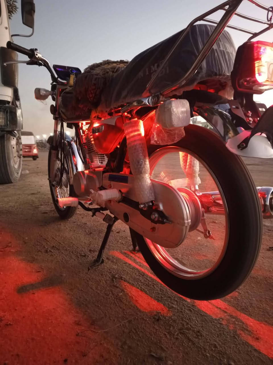 السلام عليكم 

نامة امتياز نوع.     NIM تلث احرف

موديل    2025

الدراجة كاملة مكملة كلشي ما عوزهة

الدراجة كلشي شغال بيهة كهربائيات كلهة شغالة

بيهة ترتيبات خفيفة

سعره. بــ.  650 او بيهة مجال


**إذا كنت صاحب هذا الإعلان وتريد حذفه لأي سبب، رجاءا أرسل رسالة إلى الدعم الفني**