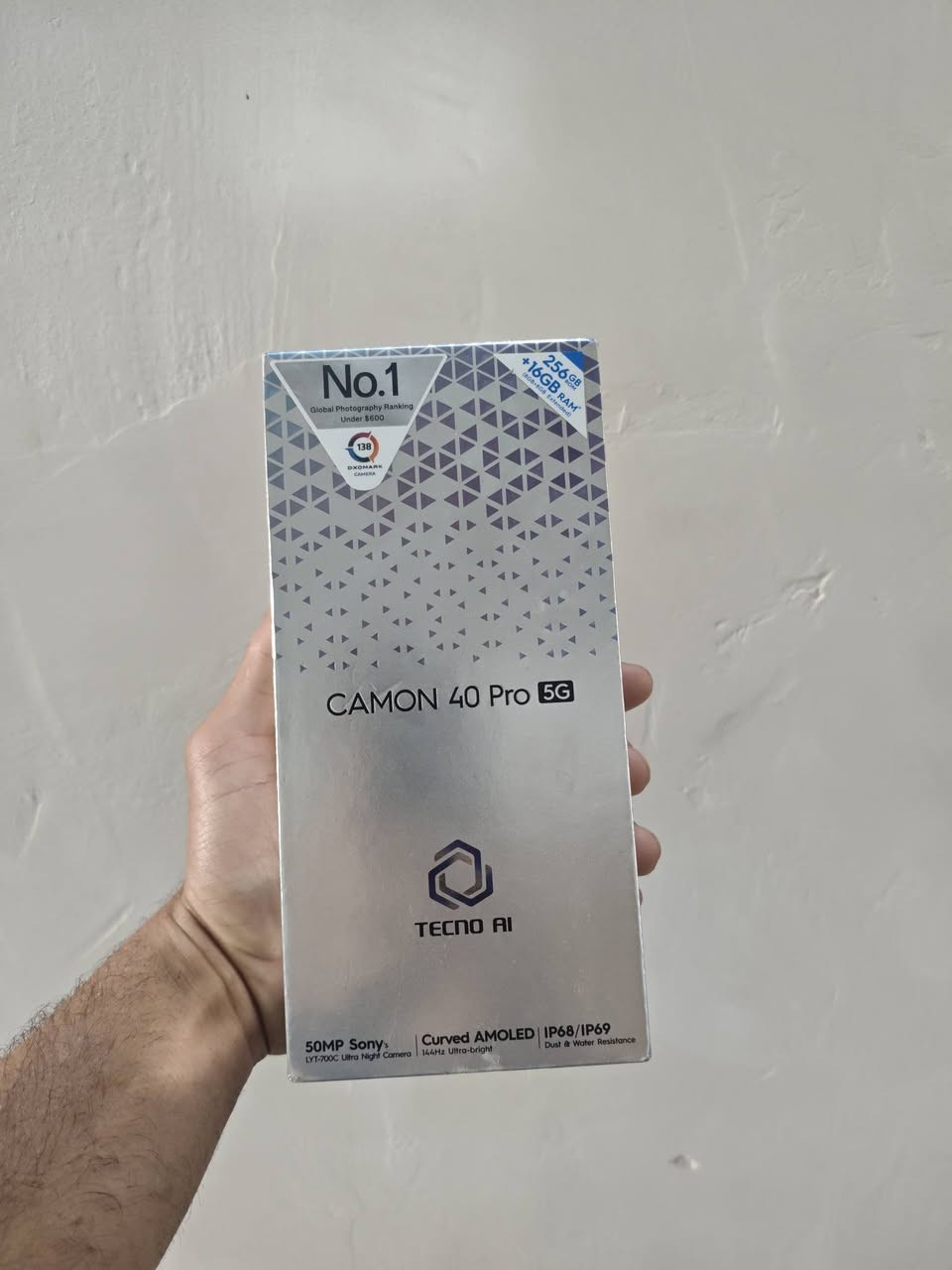 تكنو كامون 40 برو 5 جي 
كامل ملحقاتة 
البطاريه 100
الذاكره 256
الجهاز استخدام قليل شبه جديد 
السعر 260 الف
عنواني بغداد 
***********
