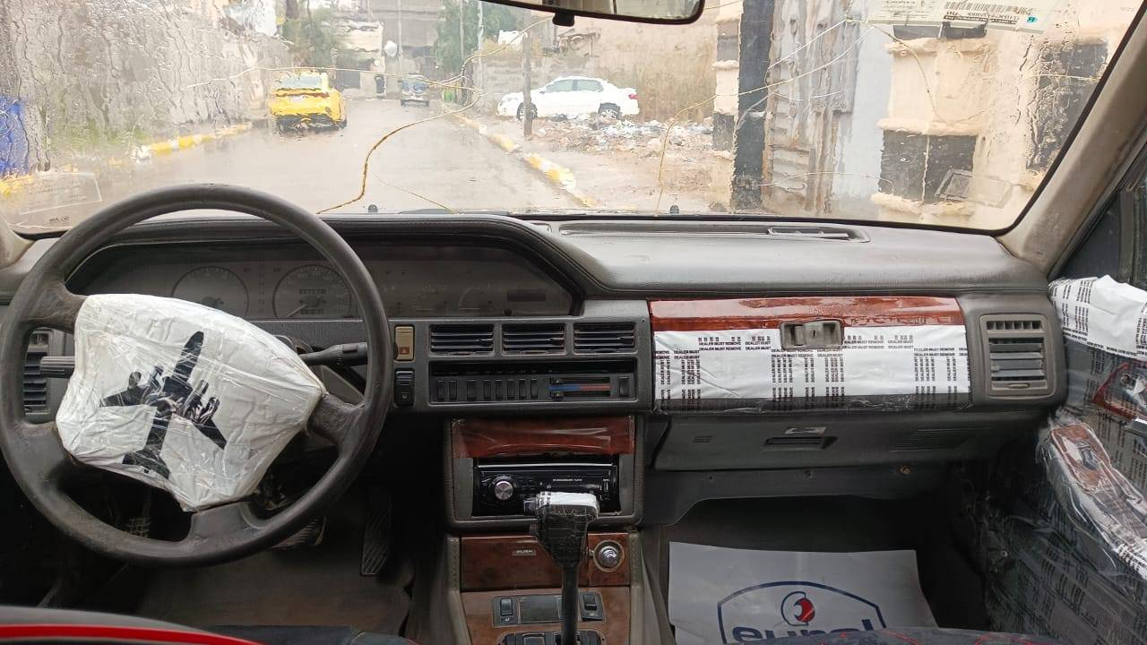 بونتيشه موديل  92 سنويه تنتهي 2027 محرك تعبان ماتشتغل خرفته نضيفه كشره كدام عينكم صدر جديد تريد تحويل تريد وكاله مكاني فلوجه حي شهداء قرب جامع شمري *********** سعر 20 وبيه مجال وترهم مراوس
