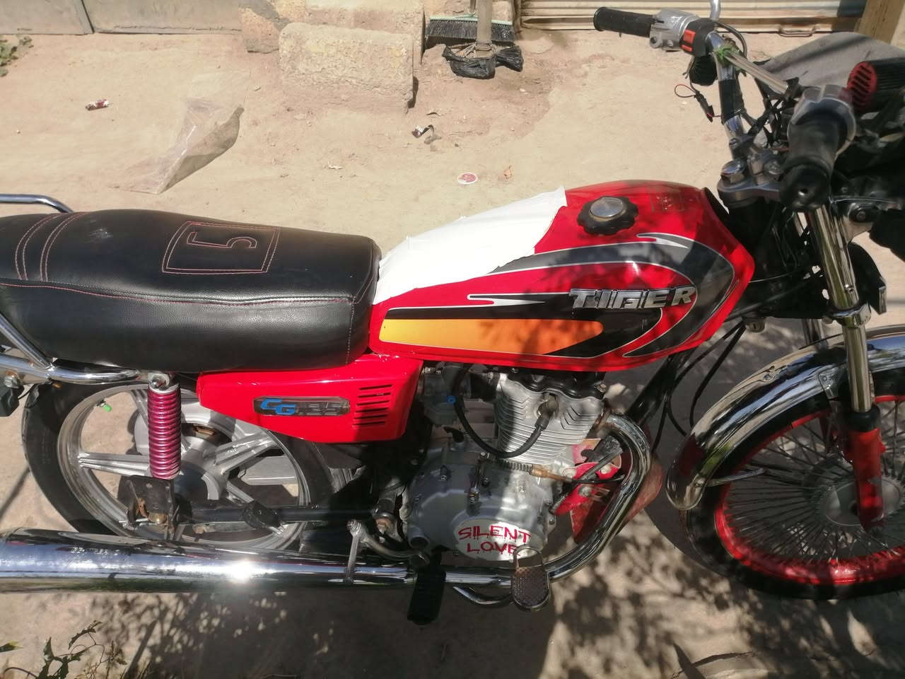 السلام عليكم دراجه تايكر للبيع موديل 21 اوراق الدراجه خير من الله استوني مبدل المجموعه الوره كامله مكمله كله جديد كهربائيات كلها شغاله 
سعرها 700وبيها مجال مكاني ناصرية مركز 
متواجد على الفيس راسلني وبيك خير وتدلل


**إذا كنت صاحب هذا الإعلان وتريد حذفه لأي سبب، رجاءا أرسل رسالة إلى الدعم الفني**