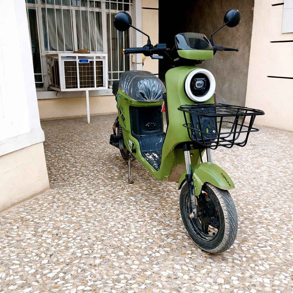 دراجة R9 للبيع
الدراجة جديدة ماصارلهة اسبوع من ماخذهه دراجة مابيهه اي عطل شاحنه ام العداد الاصلية
بطاريات 5 الحجم الكبير 
- تمشيك مسافة خير من الله 
- غراضهه كاملة 
- السعر 550 الف


**إذا كنت صاحب هذا الإعلان وتريد حذفه لأي سبب، رجاءا أرسل رسالة إلى الدعم الفني**